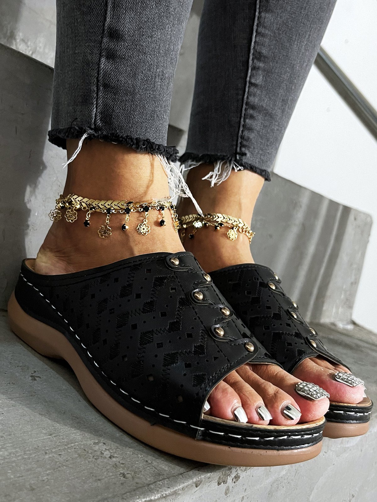 Rebite elétrico Bordado Oco Confortável Chinelo