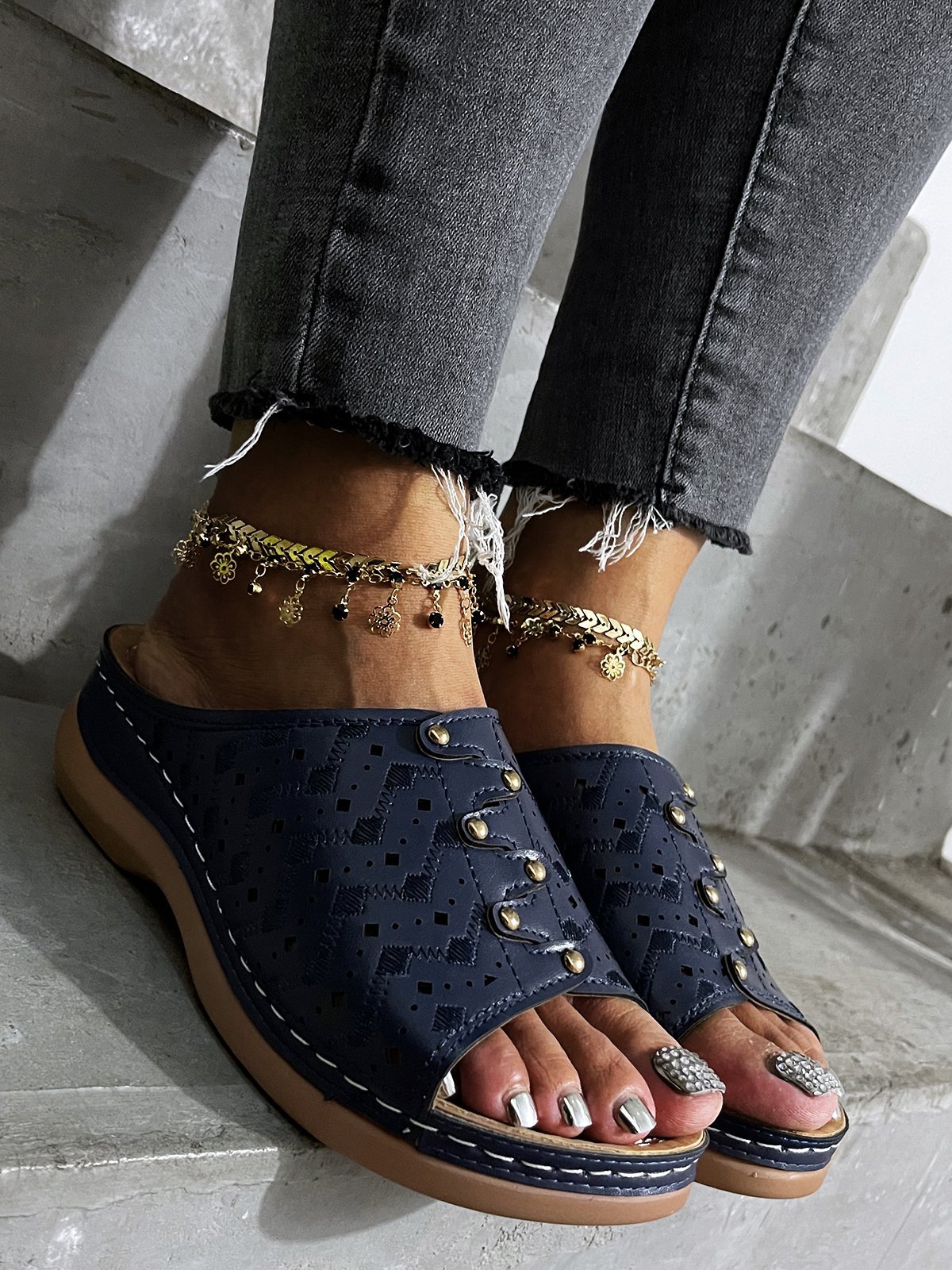 Rebite elétrico Bordado Oco Confortável Chinelo