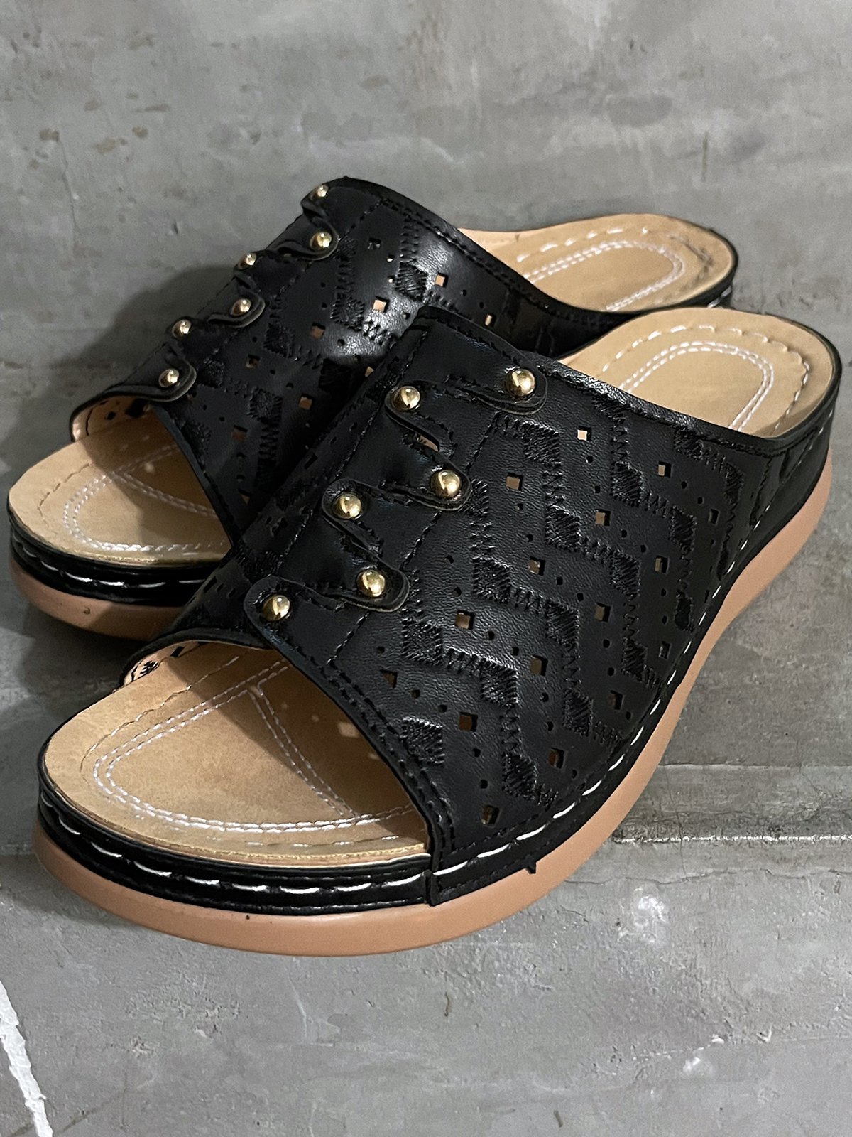 Rebite elétrico Bordado Oco Confortável Chinelo