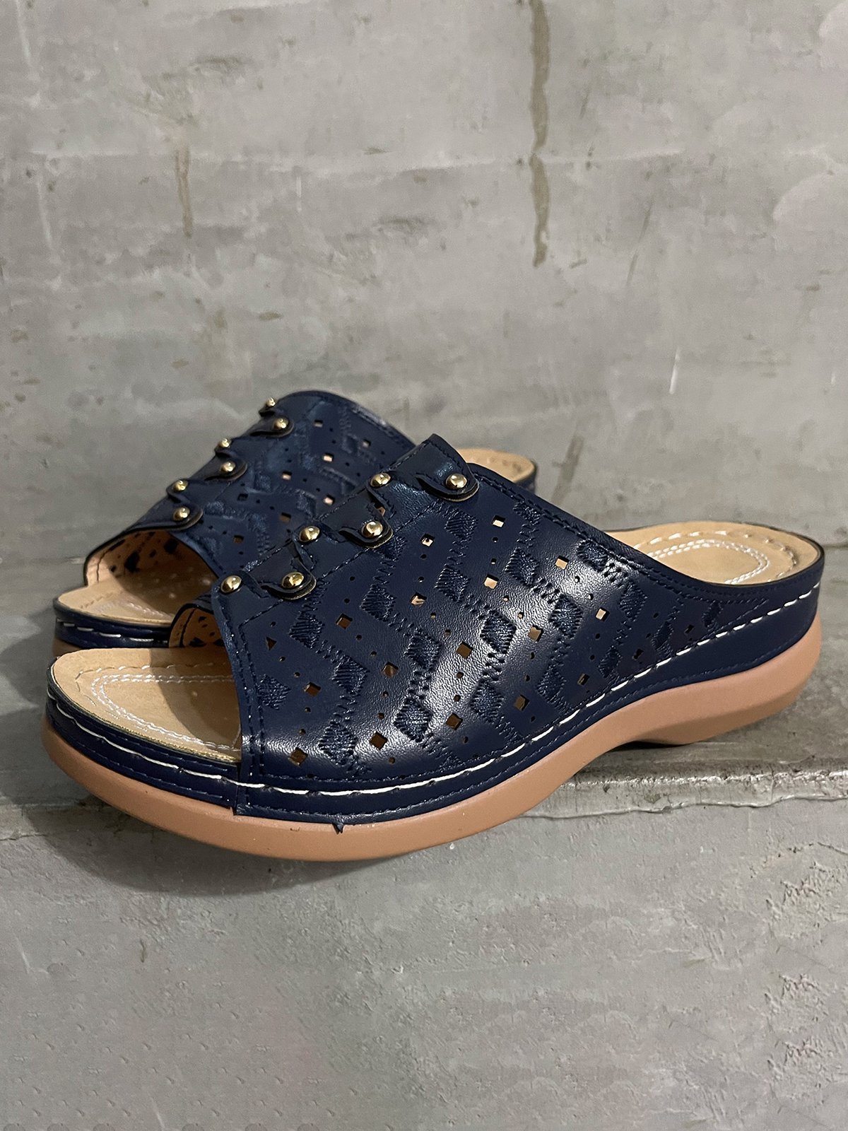Rebite elétrico Bordado Oco Confortável Chinelo