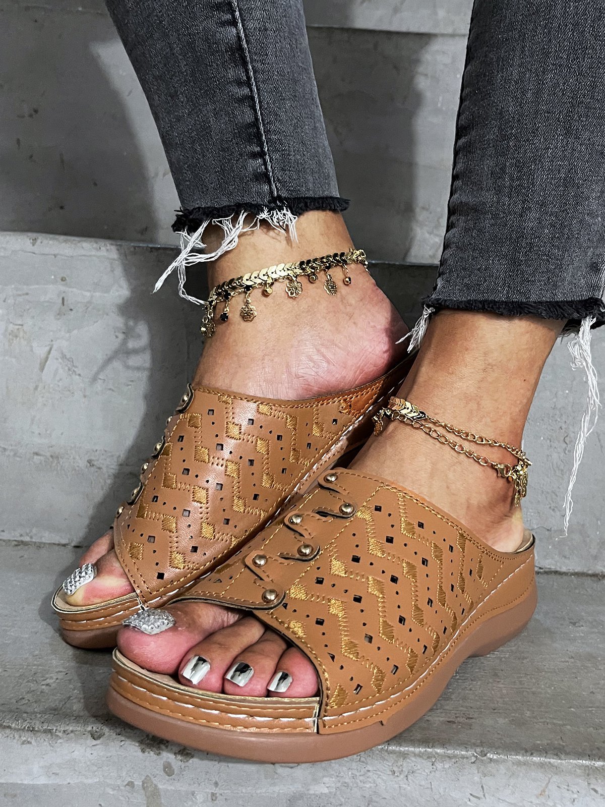 Rebite elétrico Bordado Oco Confortável Chinelo