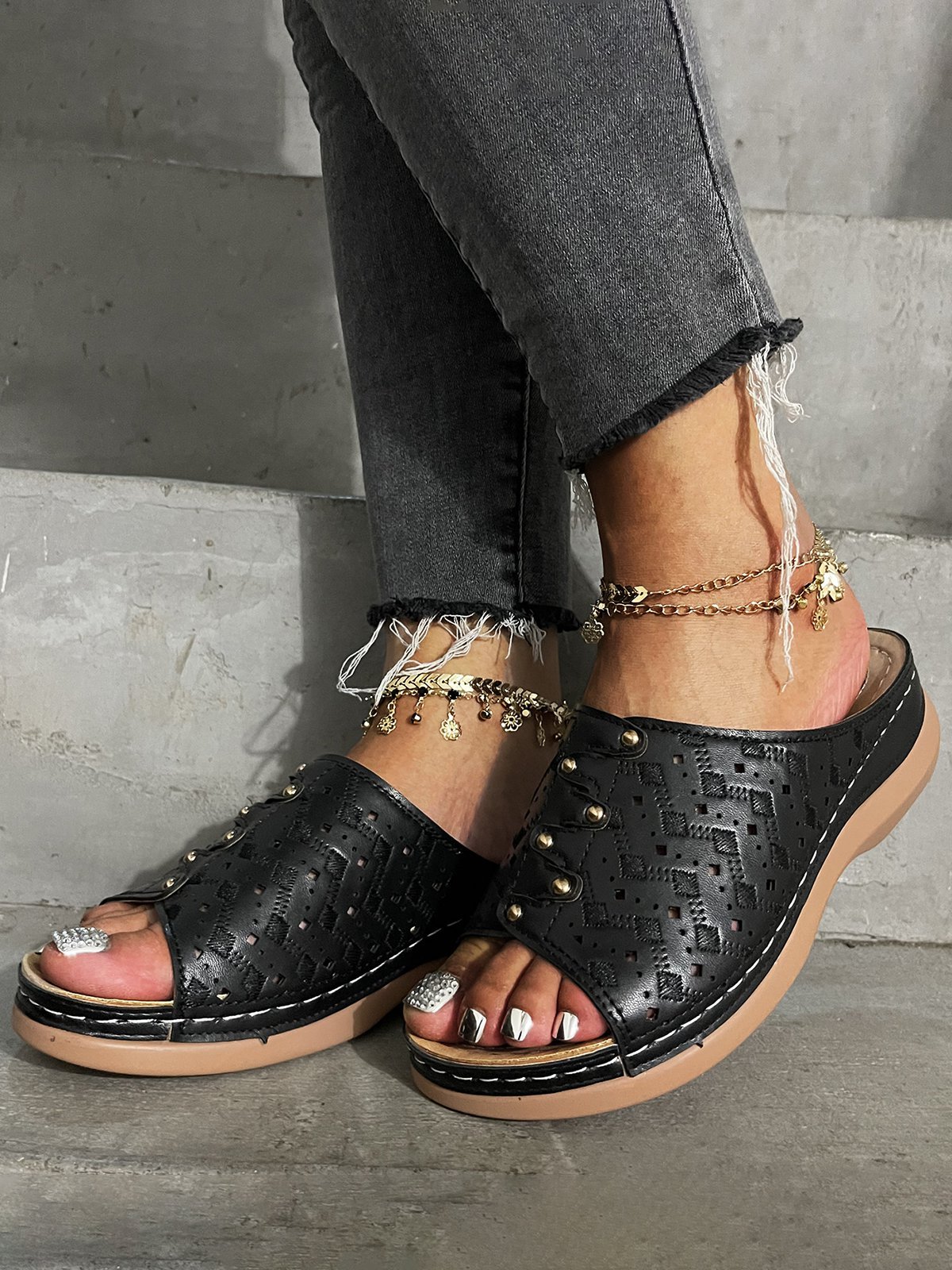 Rebite elétrico Bordado Oco Confortável Chinelo